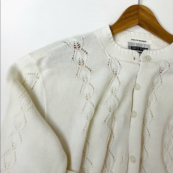 SOLD Vintage white cardigan - Picture 3 of 7